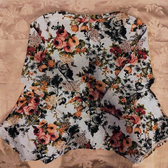 Green Envelope Los Angeles Floral Long Sleeve Flowy Blouse, 1X, Like New! - Picture 4 of 4